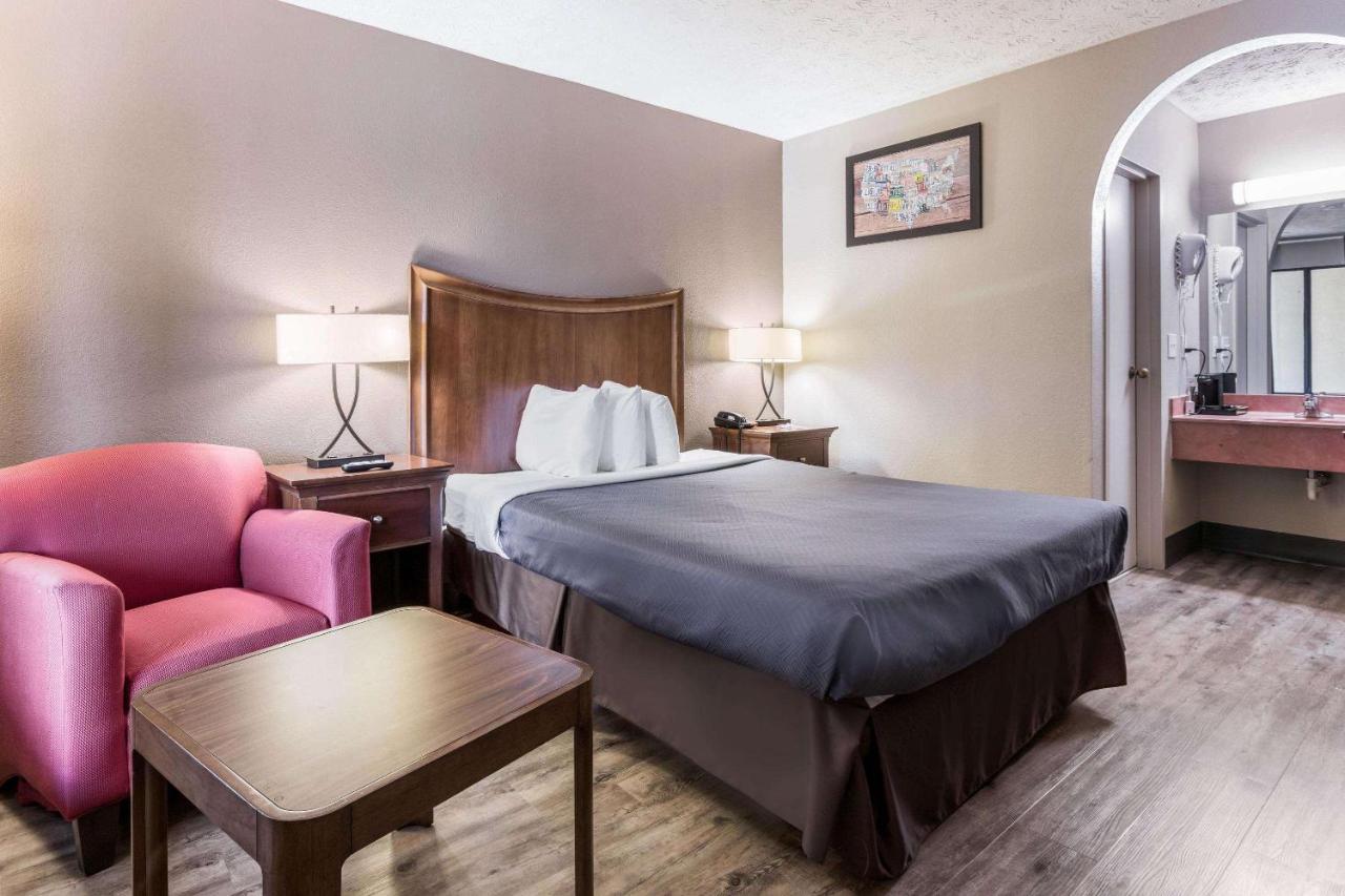 Econo Lodge Gainesville Luaran gambar