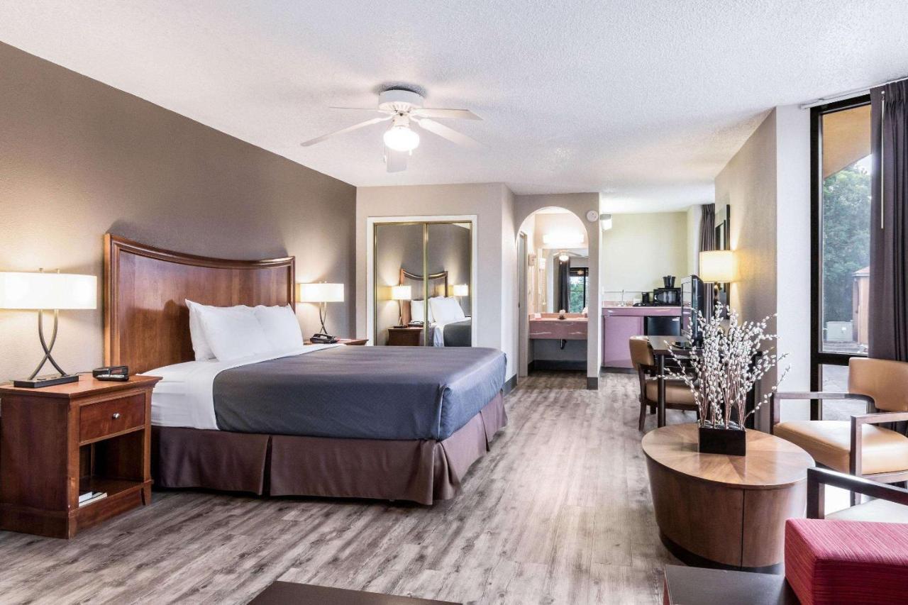 Econo Lodge Gainesville Luaran gambar