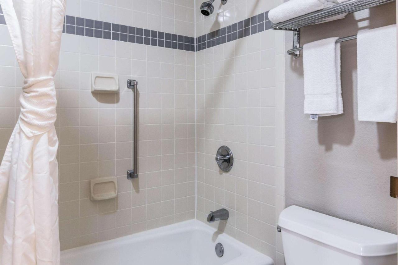 Econo Lodge Gainesville Luaran gambar