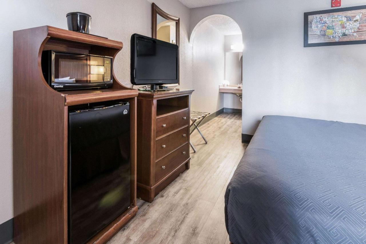 Econo Lodge Gainesville Luaran gambar