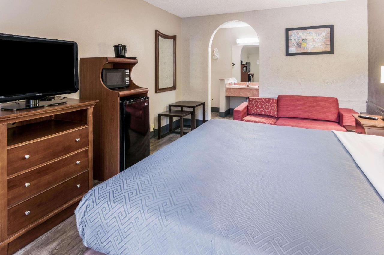 Econo Lodge Gainesville Luaran gambar