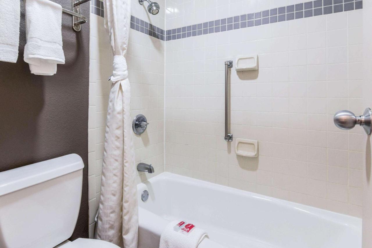 Econo Lodge Gainesville Luaran gambar