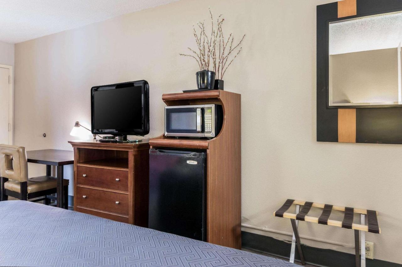 Econo Lodge Gainesville Luaran gambar